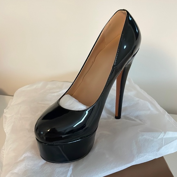 Fashion Black High Heels - Picture 1 of 4